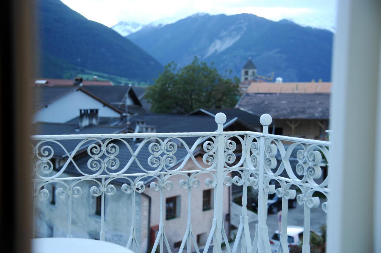 Burggasthof Zum Weissen Rossl Hotel Sluderno Buitenkant foto